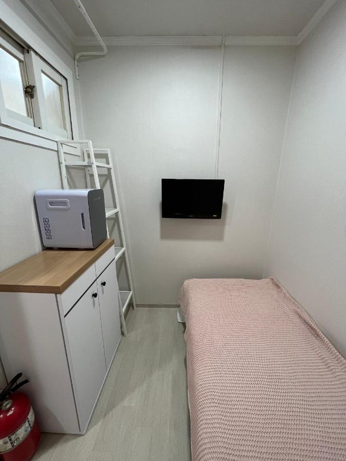 The Stay Cube House - Female Only Сеул Экстерьер фото