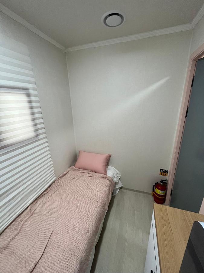 The Stay Cube House - Female Only Сеул Экстерьер фото